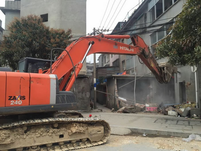 西湖大商场室内装饰拆除，大商场室内电梯拆除，大商场室内空调拆除