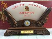 公安光荣退休礼品，创意制作机关单位荣休荣退摆件，玉石工艺品款