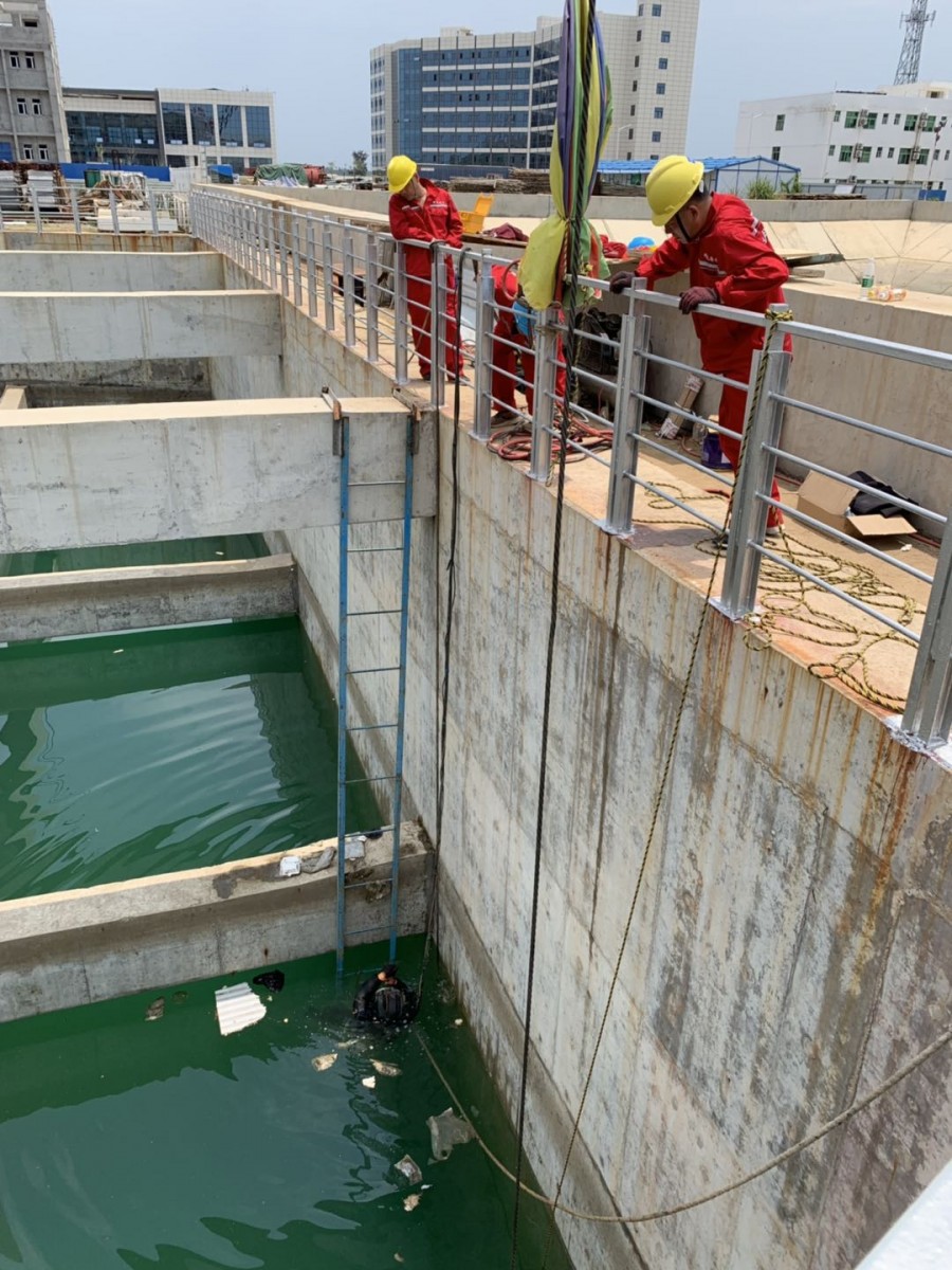 鞍山市水库电站闸门水下检修公司(水下探摸施工)