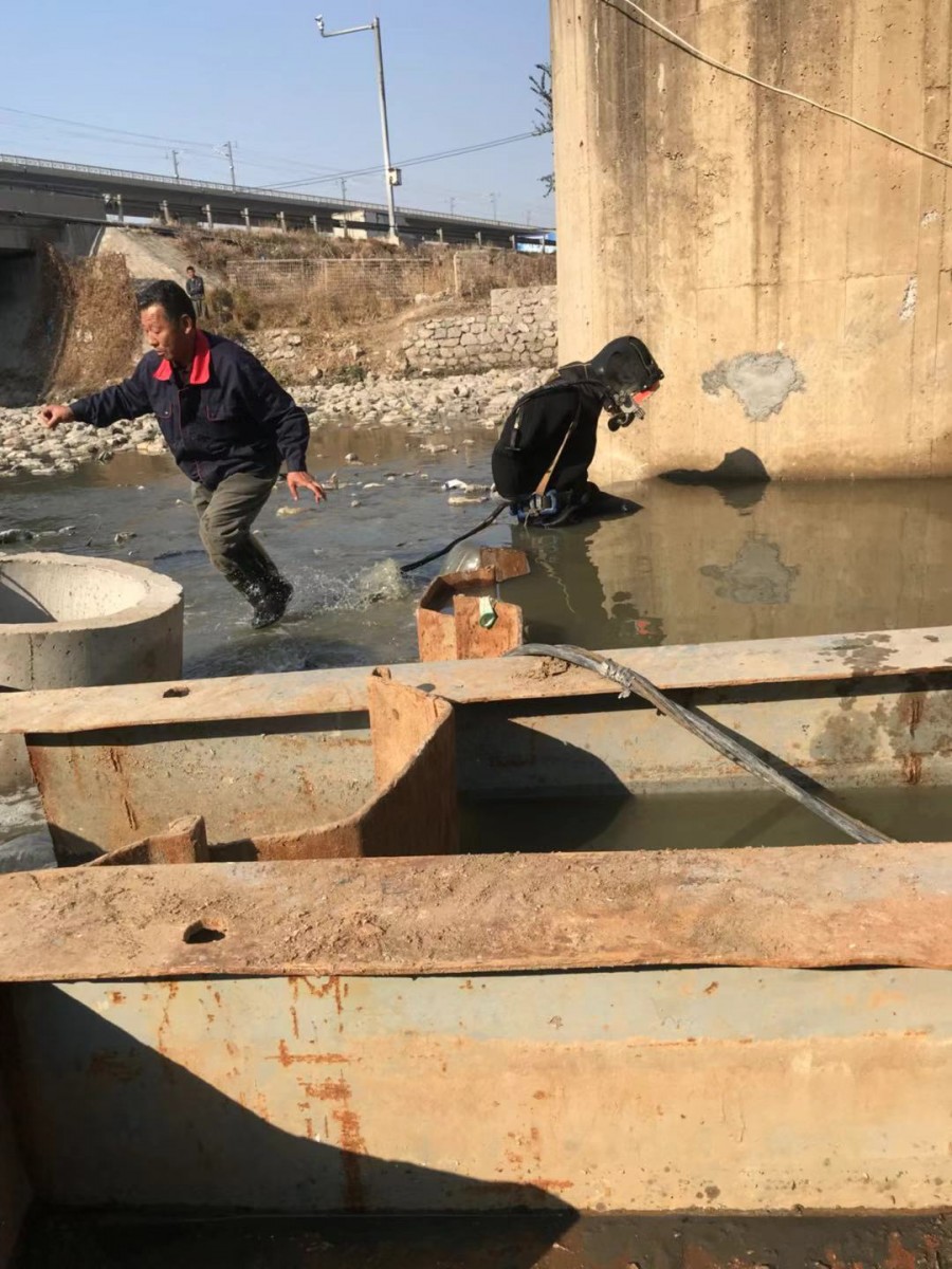 泸州市沉井下沉封底施工公司——本地水下施工队